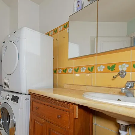 Charming 2 Bedroom Flat Near Latin Quarter By Guestready Parigi